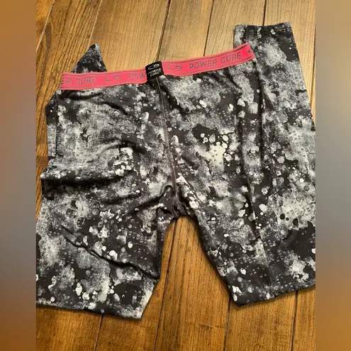 C9 Power Core Fleece Lined Base Layer leggings Sz L gray snow camo/ pink EUC Size L