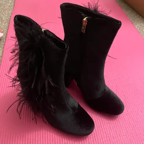 Olivia Miller NWT Black Feather Bushwick Ankle Boots