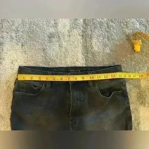 Kendall + Kylie Women’s Black  Shorts