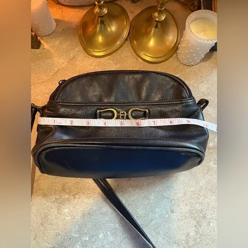 Etienne Aigner leather crossbody / shoulder bag
100% Cowhide Leather - Image 14