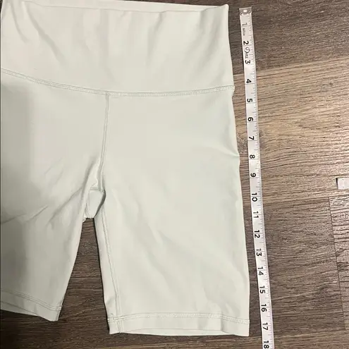 Aritzia TnAction  TnaBUTTER High Rise Light Green Biker Shorts Medium - Image 11