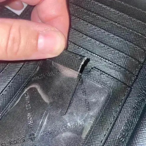 Michael Kors Micheal Kors double zip black wristlet‎