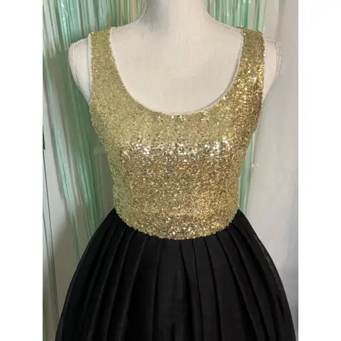B Darlin Gold Sequin Top, Black Tulle Bottom, HOCO, Prom, Cocktail, Dress, 3/4 Size undefined