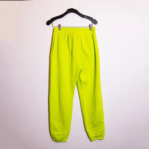 Nike Women's Sportswear Club Fleece Mid-Rise Oversized Sweatpants Lime Green S