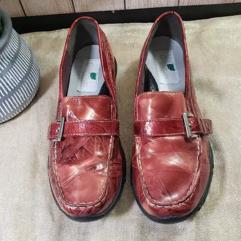 GOLFSTREAM Women's Size 8M Red, Gold, Metallic Golf Loafers Red