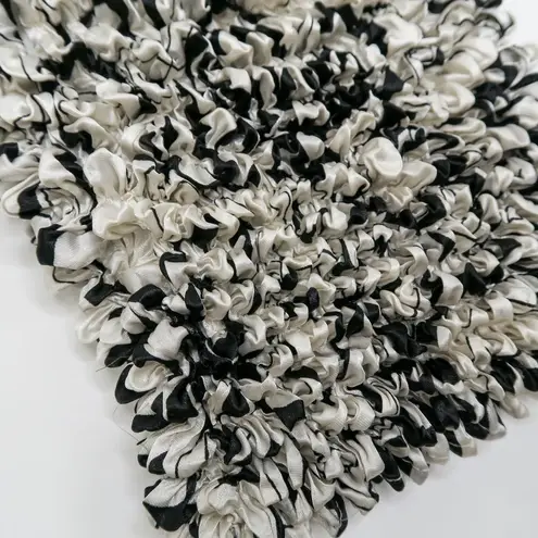 Vintage 90s Black & White Abstract Bubble Popcorn Shirt Size M