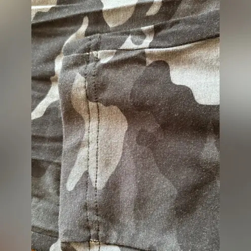 Terra & Sky Camo print size 1X(16W-18W) athletic legging •