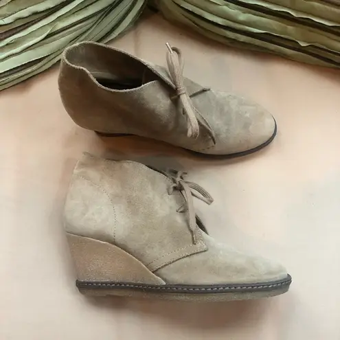 J.Crew  Suede Lace Up Wedge Boots size 6‎ Tan