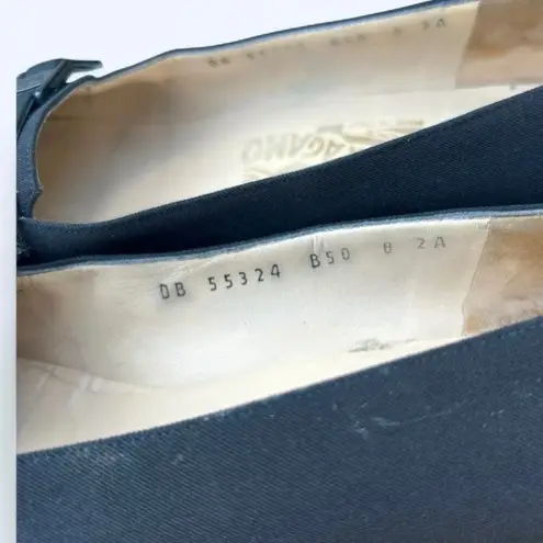 Salvatore Ferragamo Women's Black Low Heel Buckle Accent Pumps size 8 2A