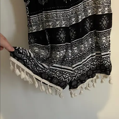 Black and White Patterned Romper Size undefined