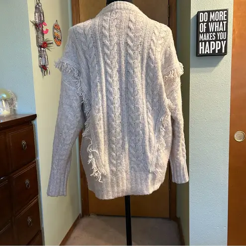 Design History cream sweater with fringe detail and cable knitting size M