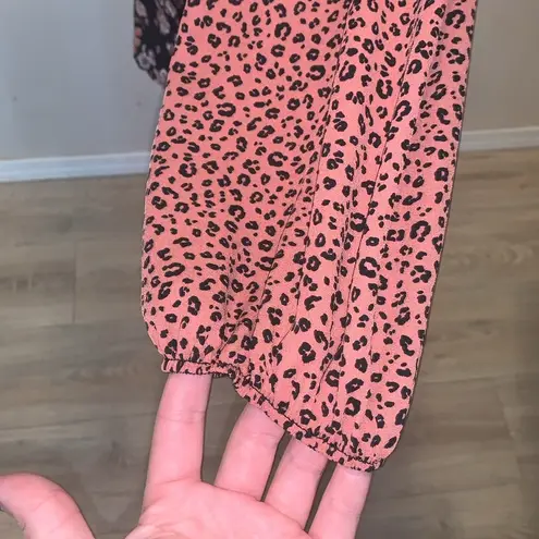 Haptics by Holly Harper Mauve Leopard and Floral Color Block Key Hole Top Black Size M