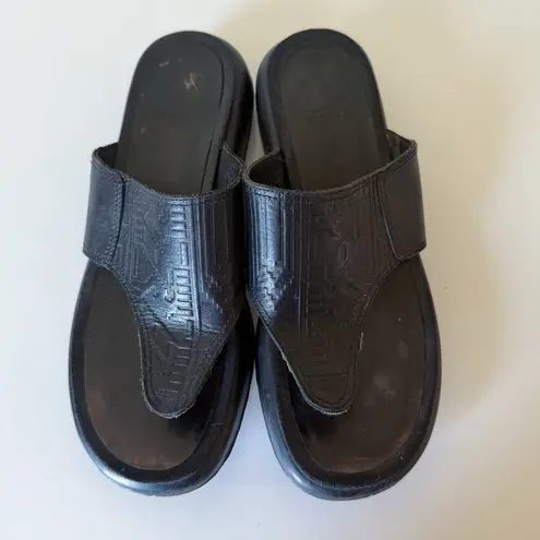 Dansko  Tooled Leather Sandals Black Thong Platform  Made in Portugal SZ 41 - Image 3