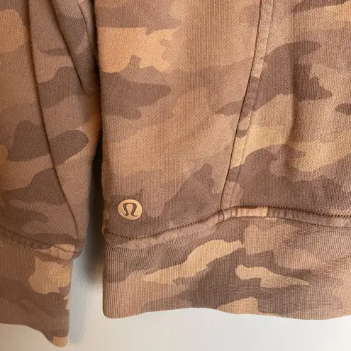 Lululemon  Scuba Crew Crewneck Heritage‎ 365 Camo
Sweatshirt