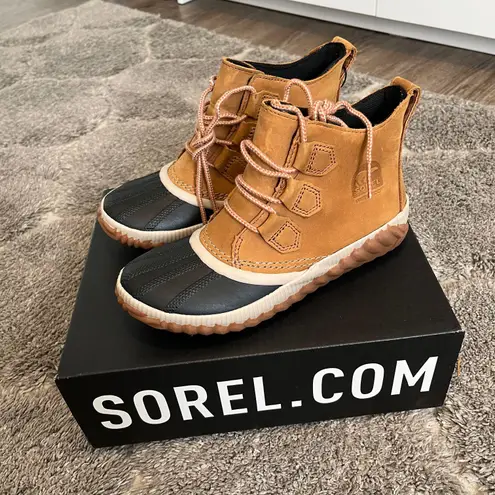 Sorel out n about plus booties