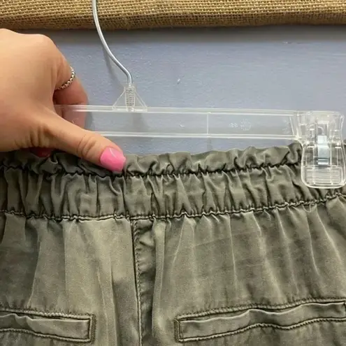 H&M  High Waist Paper Bag Shorts Olive Green