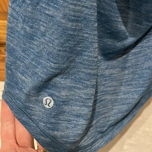 Lululemon  tank with built in bra size 6, excellent condition