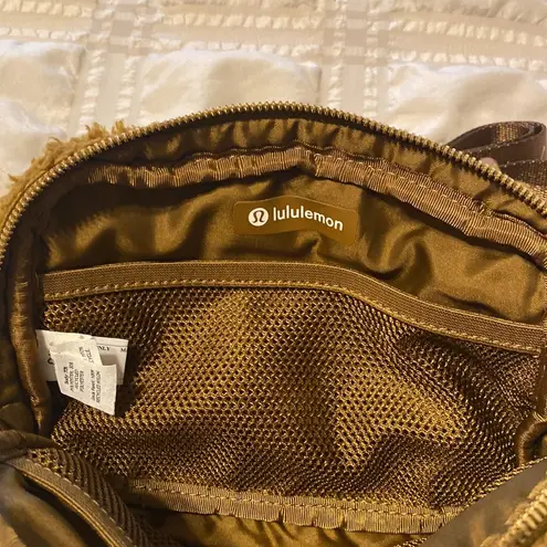 Lululemon Everywhere Belt Bag 1L SHERPA TAN