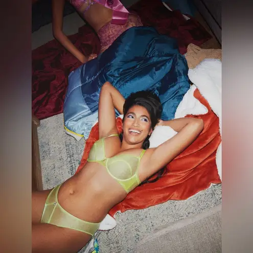 Savagexfenty NWT Savage x Fenty X-Ray Vision Unlined Demi Bra - Space Age Foil - 36B