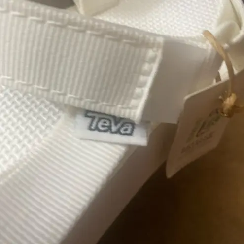 Teva WHITE FLATFORM UNIVERSAL SANDALS NWT size 7