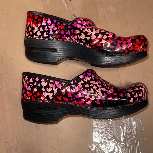 Dansko Clogs Mules Women's 7.5 - 8 Black with Heart Print