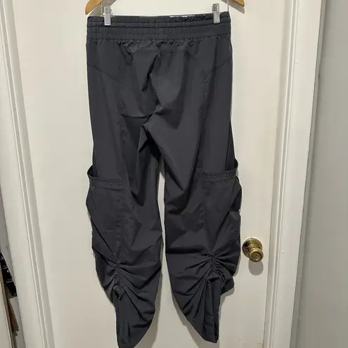 LULULEMON Athletica Dance Pants, Cinched Leg, Deep Pockets Size 8