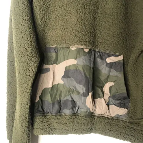 Aerie  OFFLINE Sherpa Fleece Pullover With Camo Pocket Green‎ Size Small NWOT