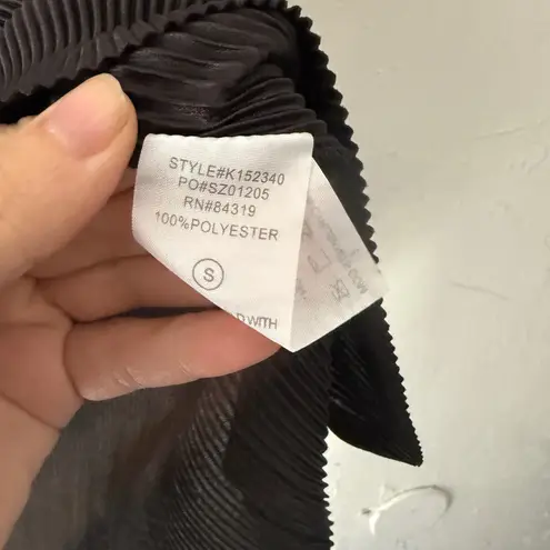 Cyrus NWT Black Pleated Short Sleeve Scoop Neck Top Size S Party Whimsigoth