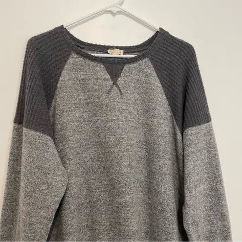 Hem & Thread ALTAR'D STATE Heather Gray Fuzzy Waffle Knit Thermal Top Sweatshirt