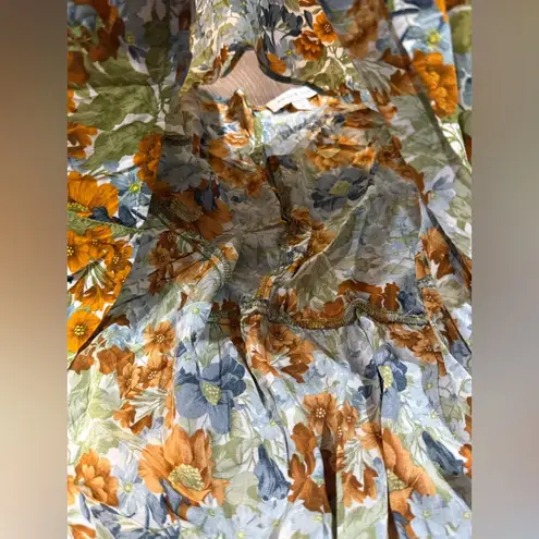 Amour Vert Floral Women's Top. Size XS. Great condition.