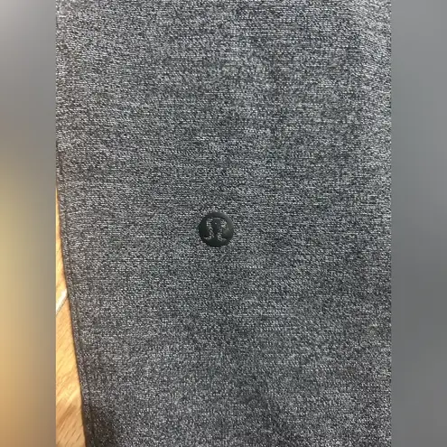 Lululemon Women’s 6  athletic button up pants grey - Image 8