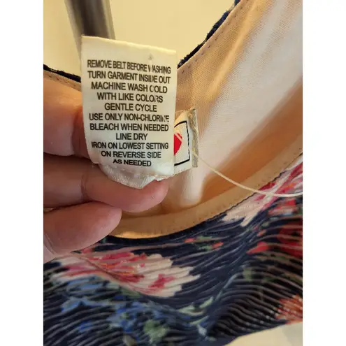 Three Pink Hearts Size L Blue Floral Dress Size Large (Two