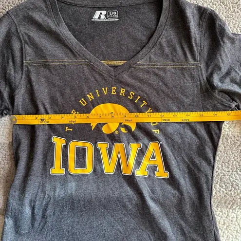 Russell Athletic NWT University of Iowa Hawkeyes Large V Neck T Shirt Russel Brand