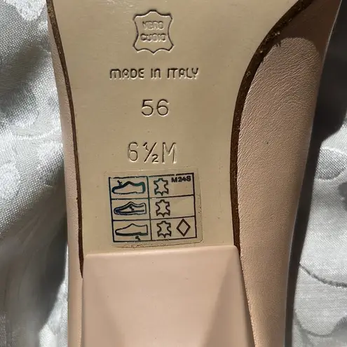 via spiga Via Spega Italian Cream Color kitten Heels with lacing Size 6.5