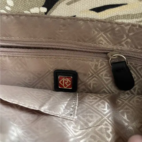 Relic BRAND CREAM AND BLACK CANVAS CROSSBODY SNAP CLOSURE WITH A ZIP CLOSURE TOO