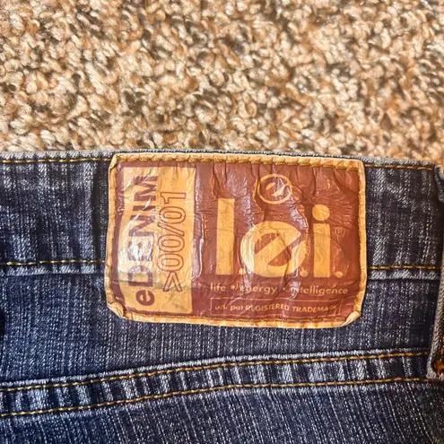 lei Flare Leg Jeans Womens Size 7 Dark Wash Denim Y2K Retro Classic Style Blue