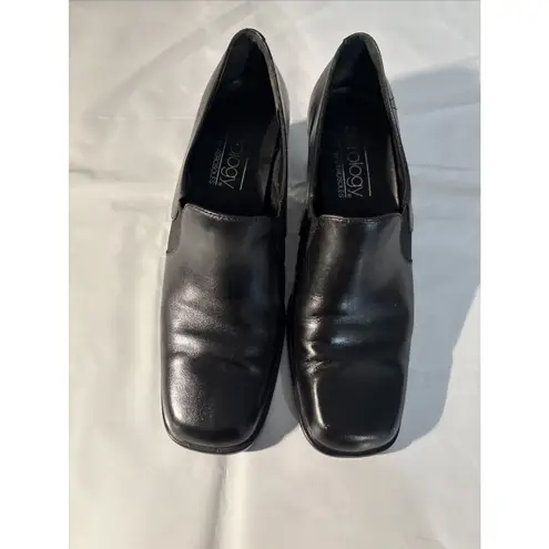 Aerosoles 6.5 Black leather Elastic band detail Square Toe 2 1/4 in. Heel