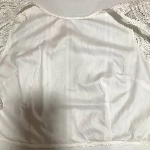 Trendy J's Women's Large Long Sleeve White Lace Top