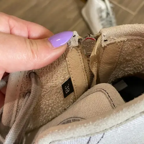 P448 Sally High Top Sneakers Cream With Snakeprint Size 38