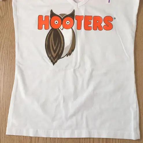 Hooters B26 #9 Girl Worn Super Sexy V-Neck T-shirt Stretchy Cotton Soft size Xs
