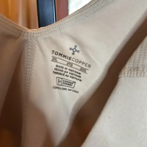 NWT Tommie Copper Zip Up Shoulder Support Bra Nude Color Size 2XL Tan