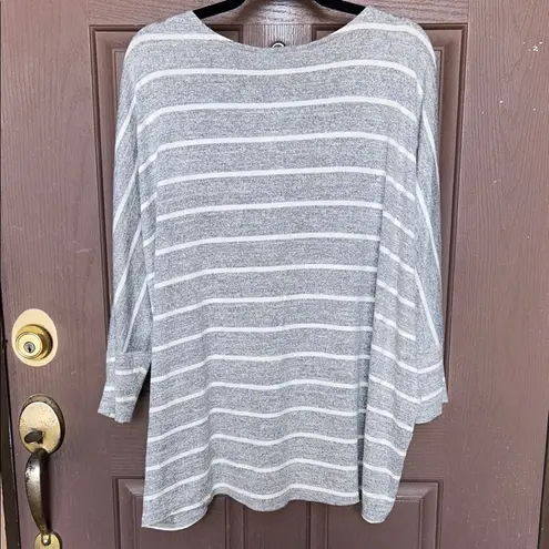 Market & Spruce  Light Gray Long Sleeve Top