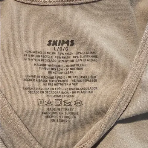 SKIMS SEAMLESS THONG BODYSUIT