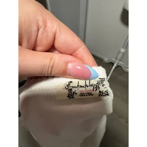 Free People  Intimately Cream Ribbed Lettuce Edge Square Neck Crop Top size Small