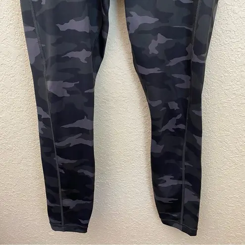 Athleta  ultimate camo 7/8 tights leggings Size Small stash pocket ankle crop