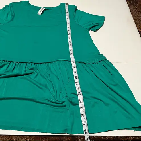 Zenana Outfitters Premium Womens Size Small Green Short Sleeve Tiered Dress Raw Hem Tunic