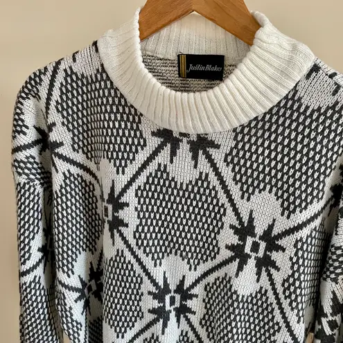 Vintage Starlight Print Chunky Crewneck Sweater in Cream/Gray Gray Size XL