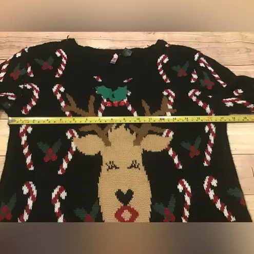 Love by Design ugly christmas sweater kiss me reindeer Small