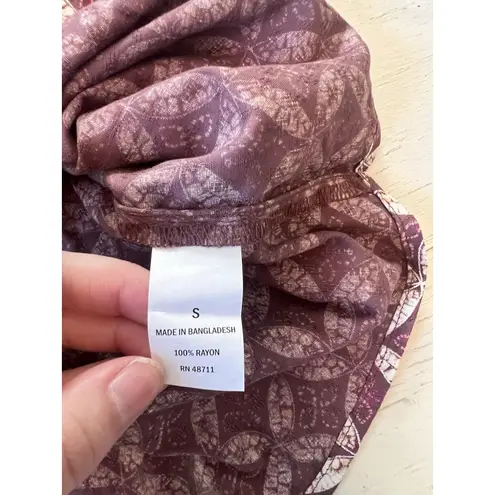 Falls Creek Falls Creek Womans Small Puff Sleeve Geometric Light Weight Short Sleeve Top