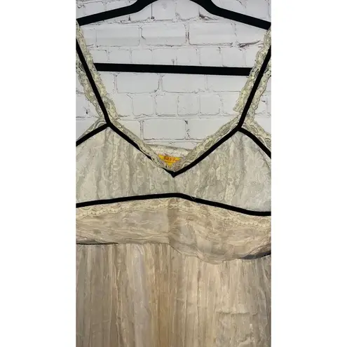✨Salt & Pepper Ivory Butter Yellow Lace Dress Black Velvet Trim 90s Grunge M Tan Size M